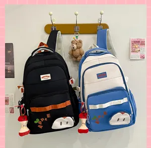 Gran mochila escolar vintage para estudiantes, elegante bolso casual bicolor para uso diario.