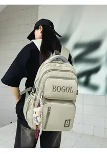 Lässiger, großer Schülerrucksack im japanischen Harajuku-Stil für den täglichen Pendelverkehr.