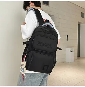 Grosses Fassungsvermoegen laessiger schwarzer Rucksack fuer Schule und taeglichen Alltag.