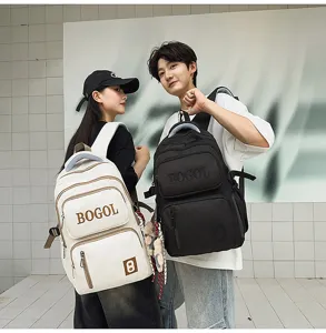 Detailansicht des großen japanischen Retro-Segeltuch-Doppelschulter-Rucksacks für Studenten.