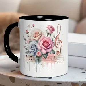 Keramische koffiekop met aquarel rozen en bladmuziek design, elegante kantoortas.