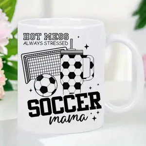 Tazza da caffè in ceramica bianca con design mamma di calcio, ideale per ufficio.