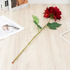 Technito mono anthos dahlias me metaxoto kladio gia diakosmisi spitiou kai gamou leptomereia