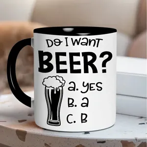 Primer plano de una taza de café de cerámica blanca y negra con un divertido texto.