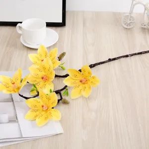 Ramo di fiori di magnolia gialli artificiali 5 teste decorazione domestica finta oggetti