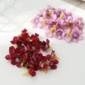 Künstliche Mini-Seidenblumenköpfe für DIY-Bastelgeschenkbox-Dekoration und Kleidungszubehör