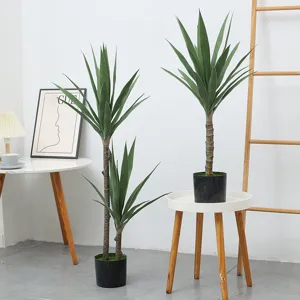 Kunstmatige Yucca plant in pot neppe boom groen blad, woningdecoratie tafel ornament