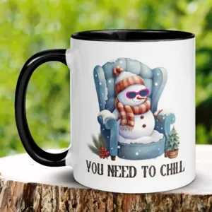 Schneemann Keramik Kaffeetasse mit schwarzem Henkel und lustigem Design fur buro.