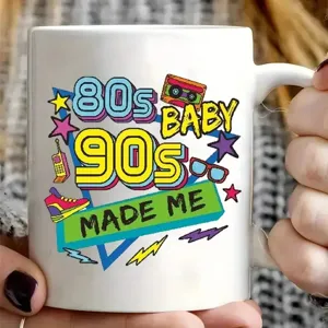 Detalle de taza de café de cerámica retro estilo 80s 90s, taza de oficina blanca con diseño