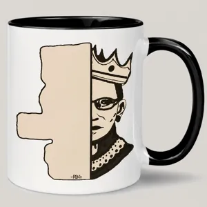 Detalle de taza de cerámica con diseño impreso, asa blanca y negra, taza de oficina.