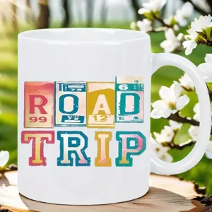 Weißer Keramik Kaffeetasse mit vintage Road-Trip Grafikdruck, ideal für Büro und Alltag.