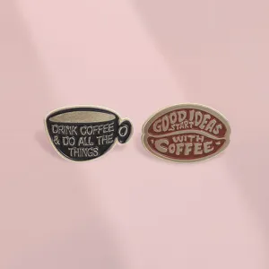 Metalen emaille speldjes set met koffiekop en boon ontwerpen en stijlvolle tekst.
