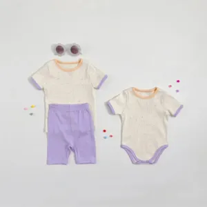 Σετ καλοκαιρινό παιδικό t-shirt σορτς body set λεπτομέρεια, βαμβάκι με χρωματισμούς.
