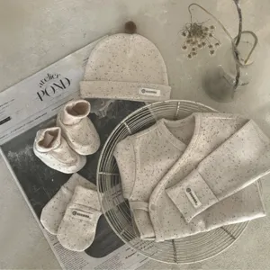 Pasgeboren baby katoenen kleding set schattige lange mouw top muts booties zuigeling outfit esthetisch