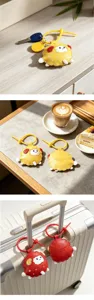 Adorable porte-clés mouton en cuir avec design de bulle amusant, cadeau festif parfait.