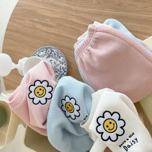 Conjunto de ropa casual de canalé para niñas pequeñas con parche de margarita sonriente