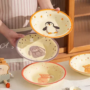 Joli plat en céramique de dessin animé créatif couleur sous glaçage assiette de pâtes de maison
