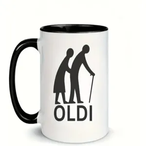Vista detallada de taza de café de cerámica con silueta divertida y diseño bicolor.