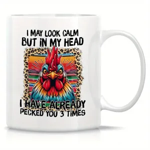 Detalle de taza de café de cerámica gallo enojado divertido, regalo animal único.