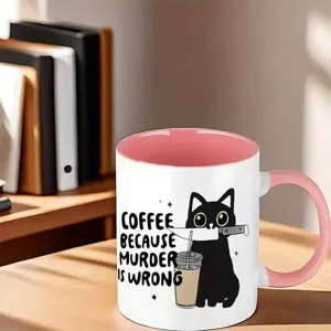 Vue détaillée de la tasse à café en céramique avec motif chat noir et texte drôle bureau.