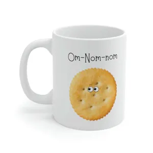 Nahaufnahme Detail der weissen Keramiktasse mit suessem Keks Druck und tollem Text.