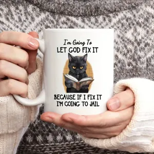 Taza de café de cerámica blanca con linda ilustración de gato negro y texto divertido diario.
