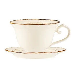 Juego de taza de cafe y plato de ceramica retro con elegante borde vintage para el te.