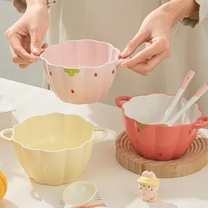 Ins cream style flower ceramic double-ear bowl hand-held presentation, cute strawberry bowl.