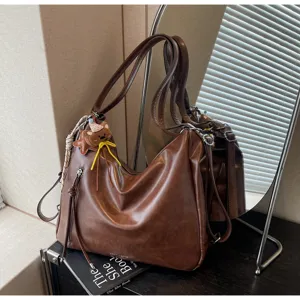 Sac à main bandoulière marron vintage, grand sac cabas en cuir PU avec charmant pendentif ours.