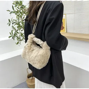 Automne hiver mignon sac bandoulière en peluche douce duveteux fourre-tout pour femme