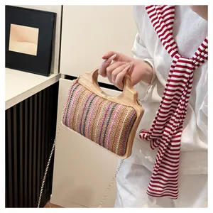 Bolso cruzado de paja tejida con asa de madera y cadena para mujer moda de verano tendencia.