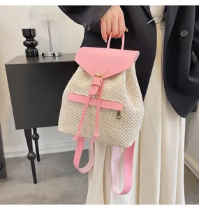 Sac a dos chic en paille tisse avec details en cuir PU rose, ideal pour les vacances a la plage.