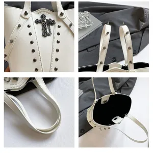 Bolso cubo estilo punk blanco con cruz gótica y remaches metálicos bolso cruzado grande