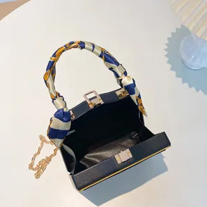 Sac de soirée élégant pour femme avec foulard poignée et chaîne bandoulière carrée