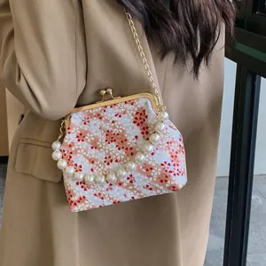 Floral Pearl Kiss-Lock Shell Handbag Vintage Chic Crossbody Bag for Women Sweet Style