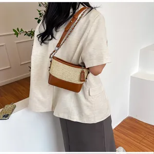 Modieuze stro patchwork schoudertas, stijlvolle zomerse crossbody tas met ketting