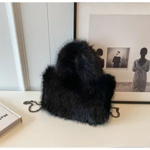 Borsa a tracolla catena ecopelliccia nera soffice invernale borsa elegante donna.