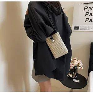 Minimalist woven straw phone bag casual crossbody bag stylish small shoulder bag for daily use