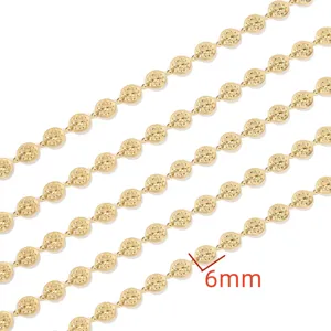 Vista detallada de cadena de monedas de acero inoxidable chapado en oro, 6mm para joyas DIY.