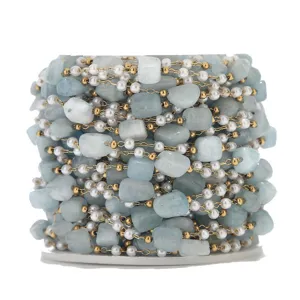 Rouleau de chaîne de bijoux DIY avec pierres naturelles irrégulières et perles.