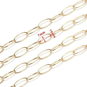 Cadena ovalada de acero inoxidable detalle, eslabones de joyería de acero de titanio chapado en oro.