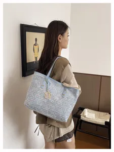 Stylish tweed shoulder bag for women, large capacity casual tote bag, elegant autumn handbag.