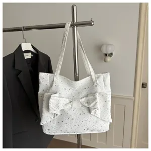 Borsa tote bianca con stampa a stelle e grande fiocco, elegante borsa a spalla casual per l'uso quotidiano.