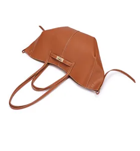 Leichte, große Fledermaus-Umhängetasche, modische High-Street Schultertasche für Damen.
