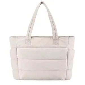 Grande borsa shopper imbottita leggera da donna, borsa beige trapuntata per uso quotidiano.