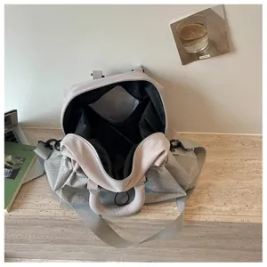 Geräumige Reisetasche mit großem Fassungsvermögen, Sporttasche und Umhängegurt ideal.