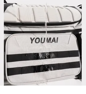Détail de sac de voyage étanche, grand sac de sport léger capacité sac à dos pour hommes femmes.