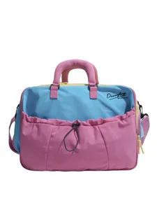 Farbenfrohe Dopamin Colorblock Reise-Duffelbag für Fitness und Wochenendausflüge, Ansicht vorne.
