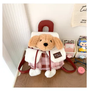 Sac à dos en peluche pour chien de style japonais, cartable à carreaux rouges élégant.