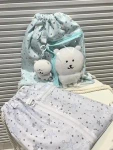 Mochila con cordón con estampado de estrellas bolsillo frontal transparente oso muñeca set